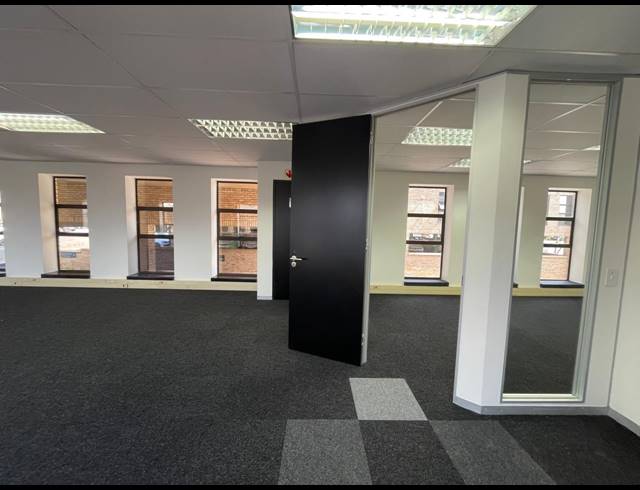 277M² OFFICE TO LET IN HURLINGHAM